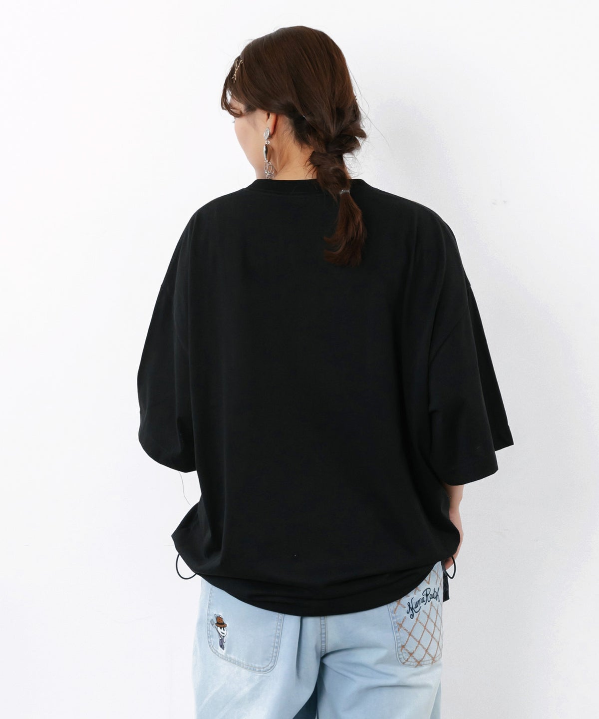 ネコの襲来アート柄 ドロスト付きTシャツ-5