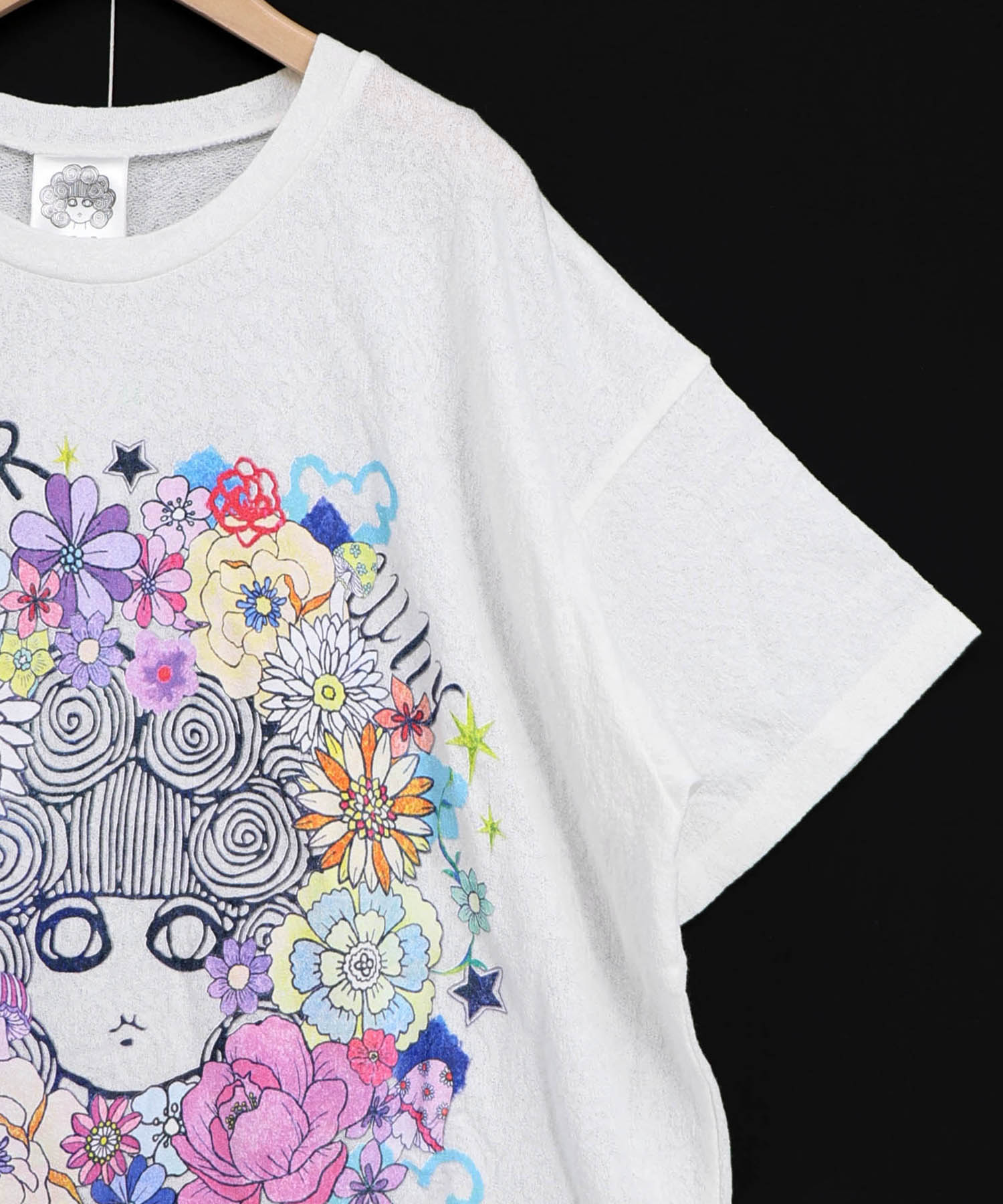 162717：お花に埋もれるスカラーちゃん ジャガードTシャツの通販-ScoLar