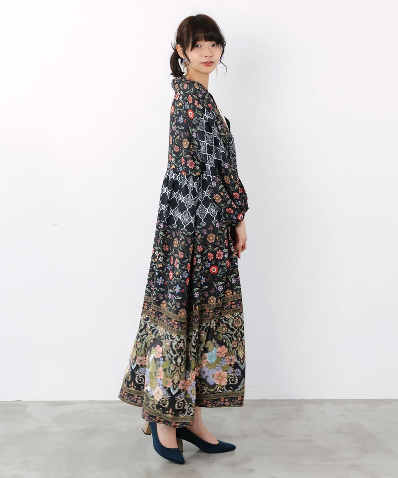 アンティークタイル×花柄ワンピース-3