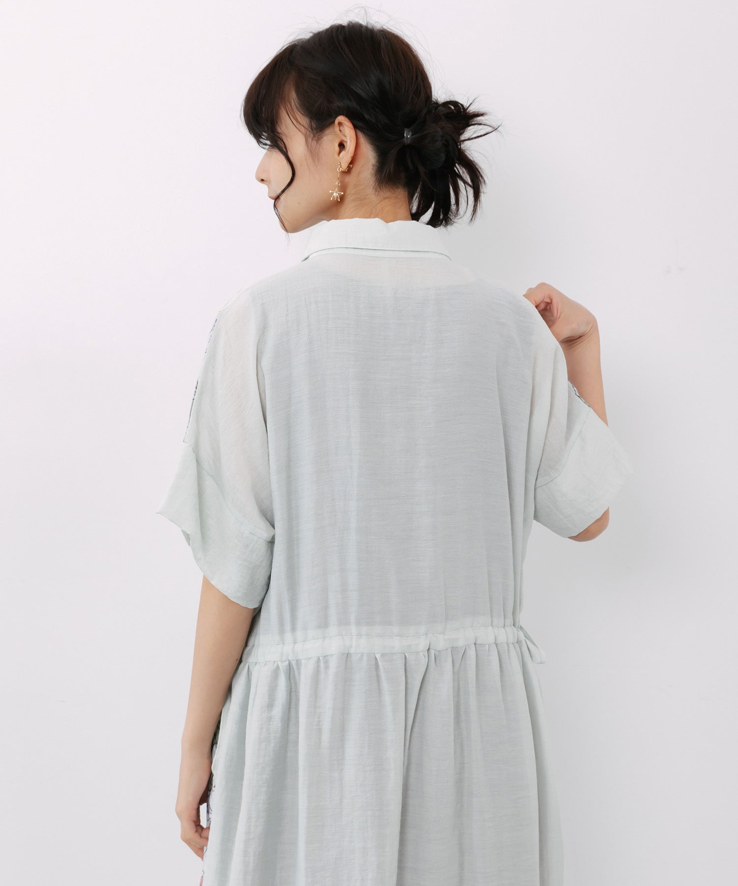 562233：ステンドグラス風花柄シャツワンピースの通販-ScoLar