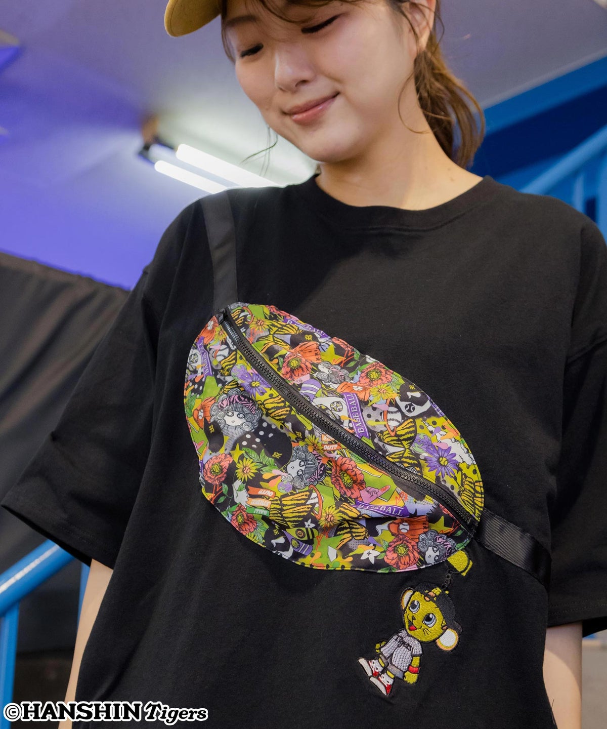 阪神タイガース×ScoLar バッグ付きトラッキー刺繍Tシャツ-4