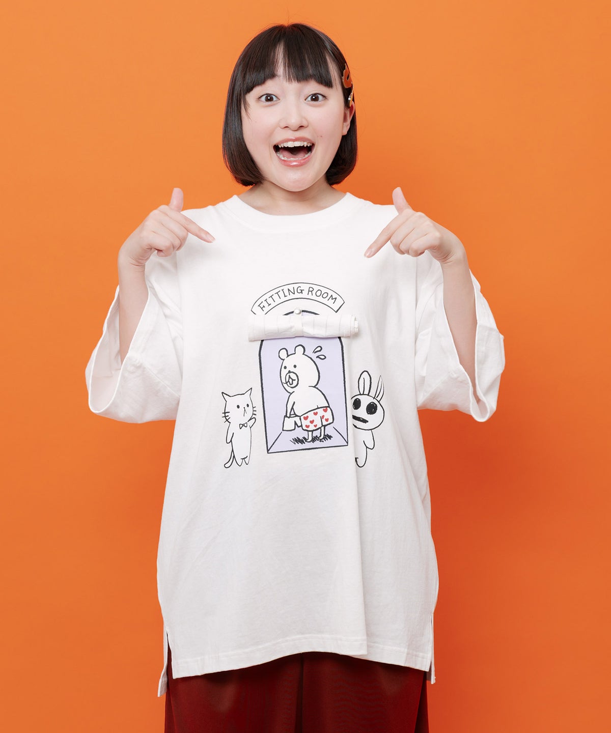 試着室の秘密 お着替え中クマ柄Tシャツ-2