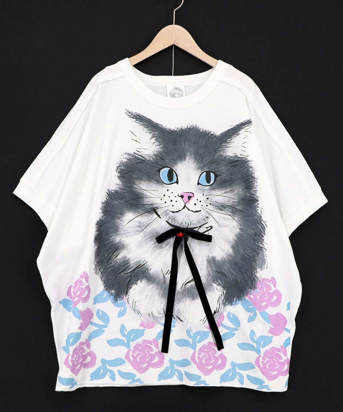 リボン付き もふもふハチワレネコ柄Tシャツ-9