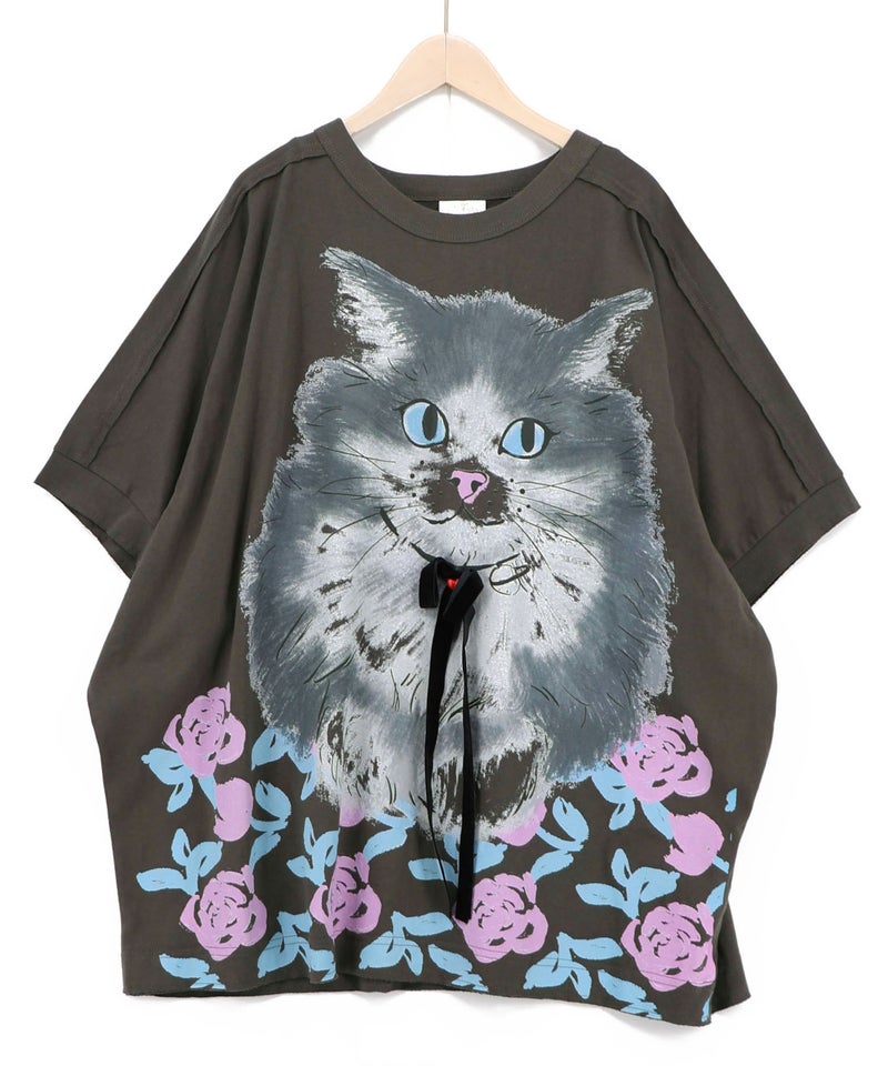 リボン付き もふもふハチワレネコ柄Tシャツ-12