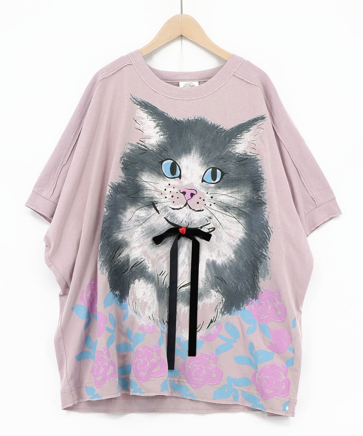 リボン付き もふもふハチワレネコ柄Tシャツ-15