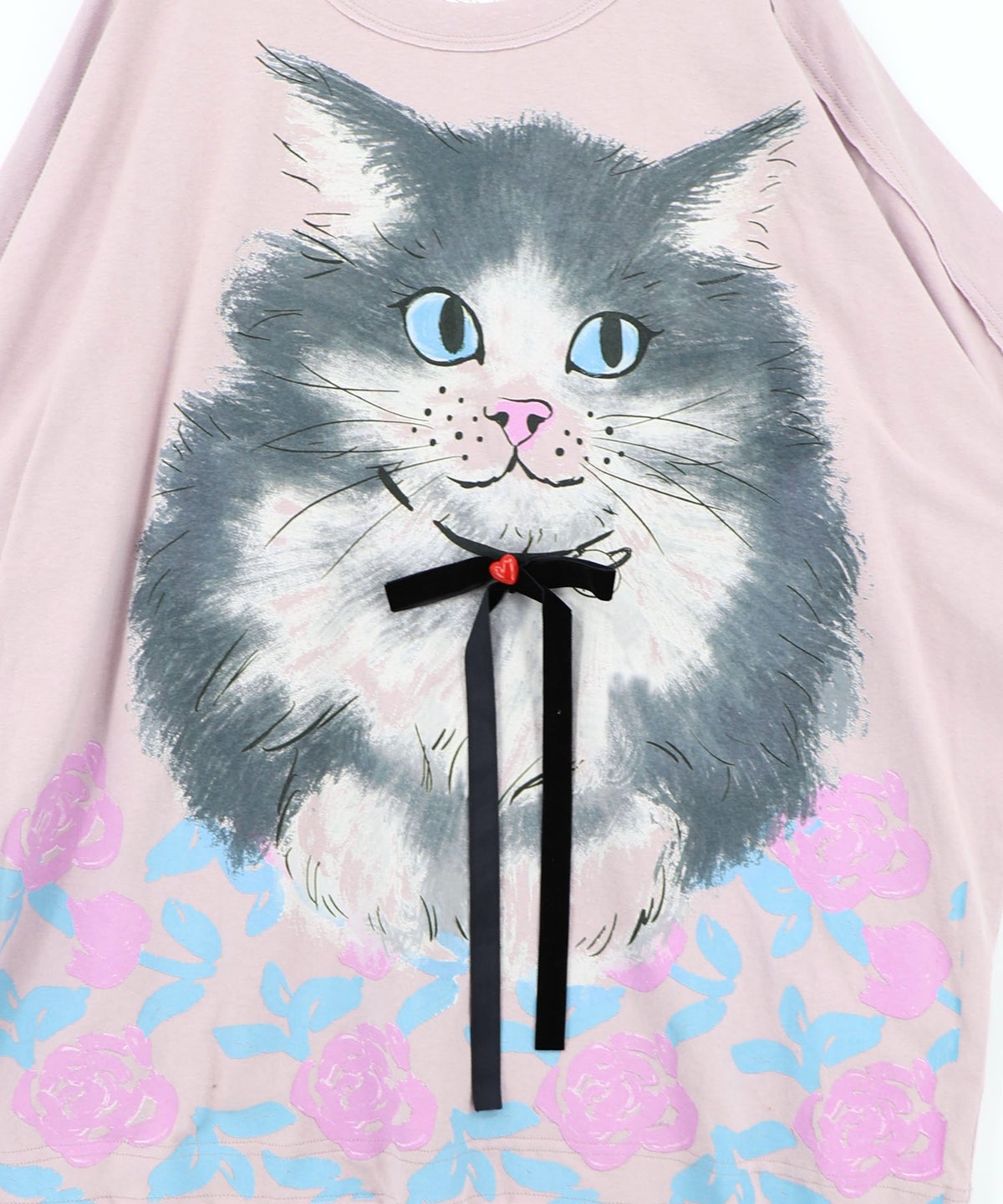 リボン付き もふもふハチワレネコ柄Tシャツ-17