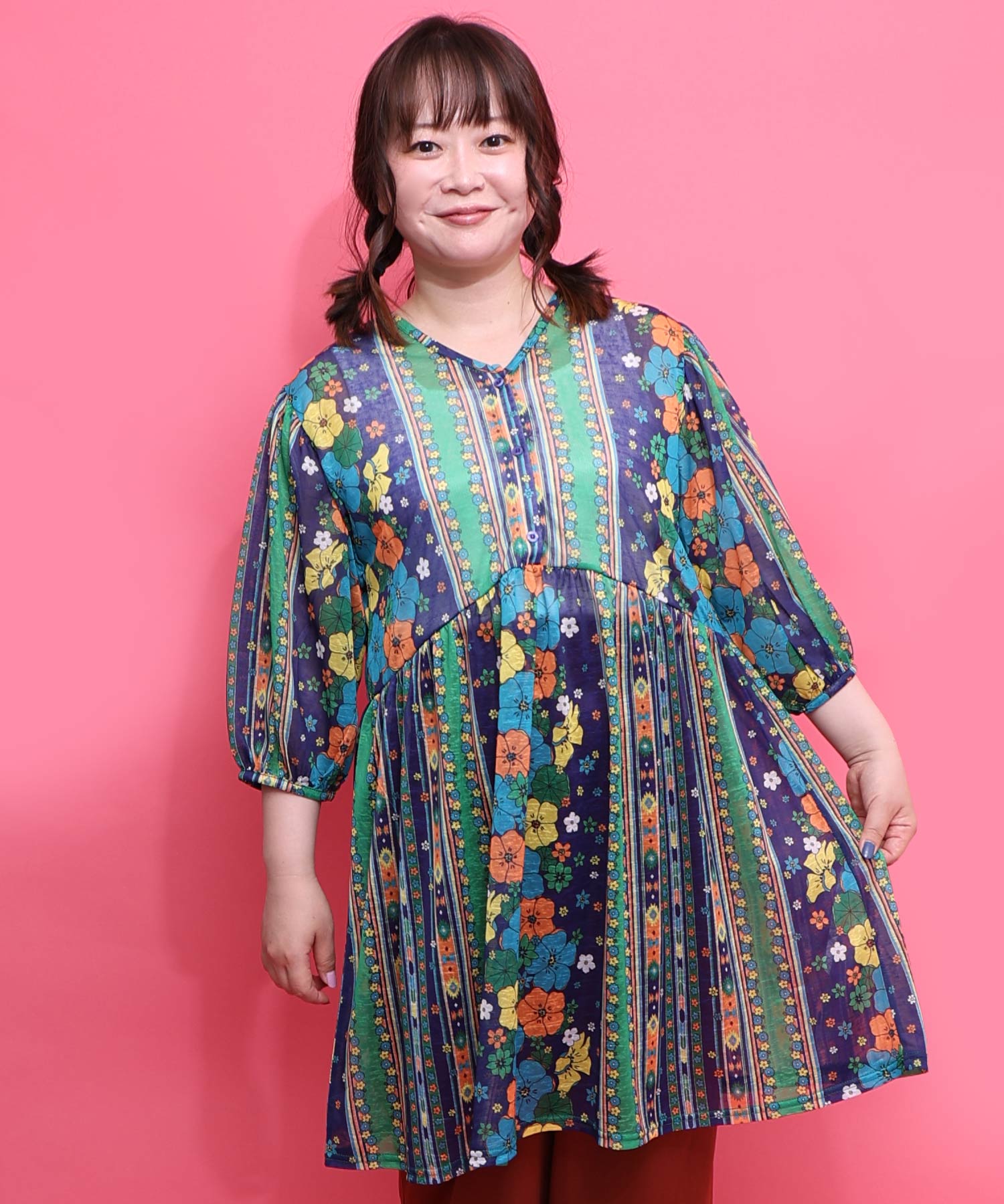 162727：民族調 配色花柄Vネックシャツチュニックの通販-ScoLar