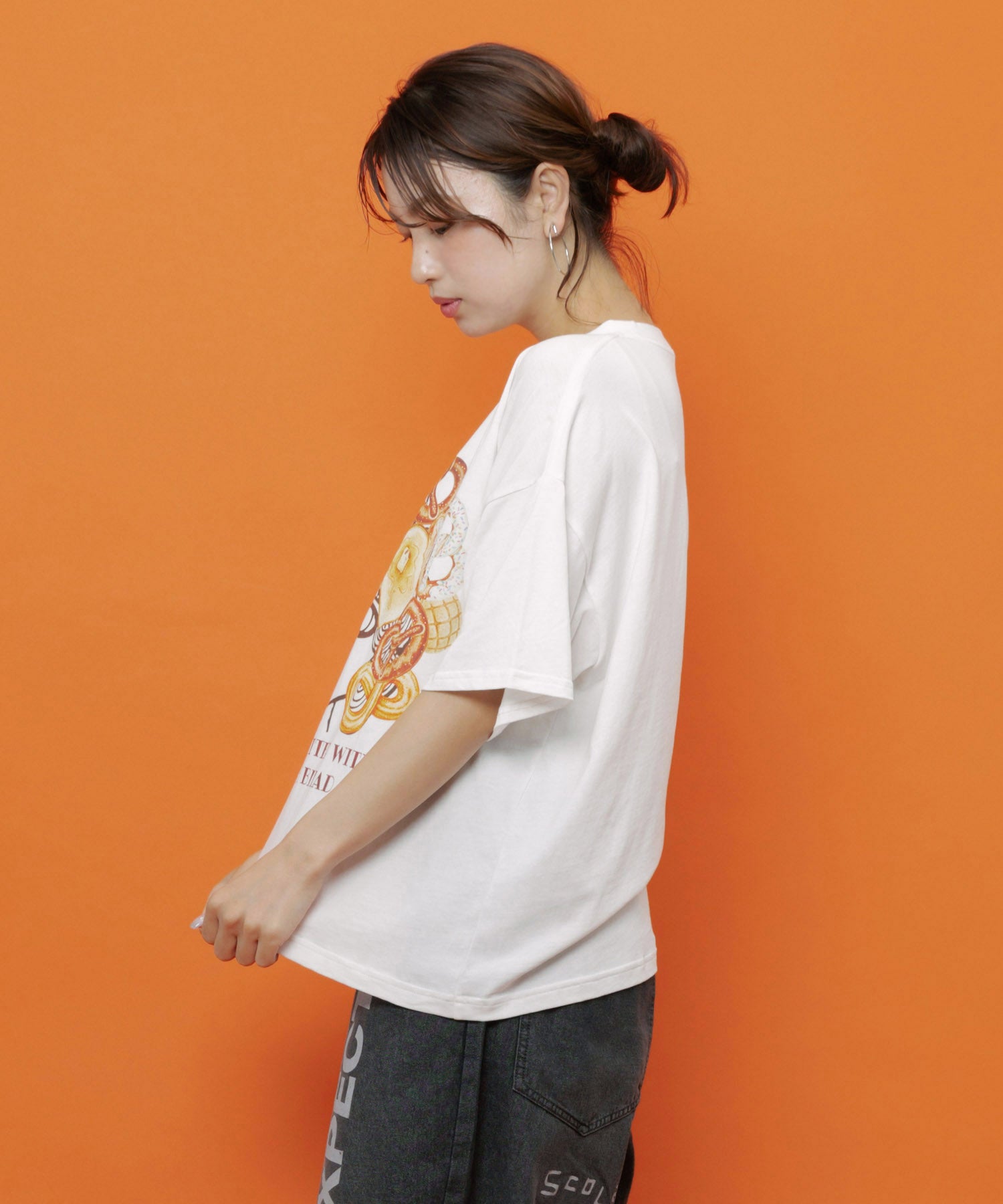 162735：スカラーちゃんベーカリー柄Tシャツの通販-ScoLar