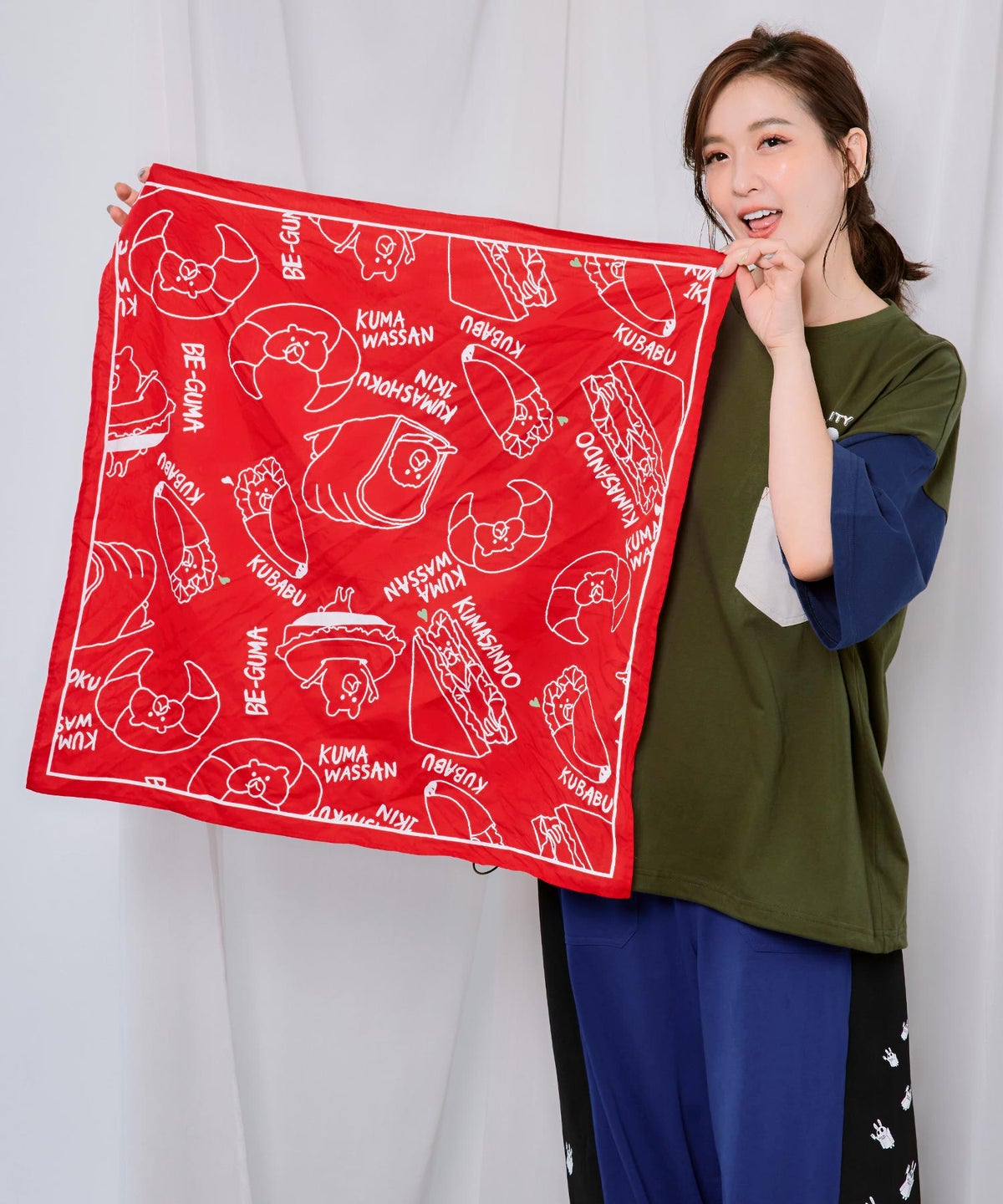 ポケットからひょっこりネコ柄 バンダナ付きプルオーバー-7
