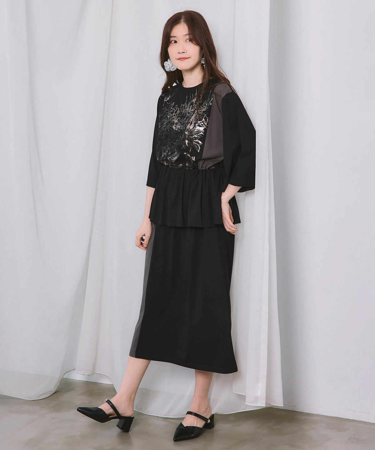 ダークファンタジー柄 箔プリントフリルワンピース-3