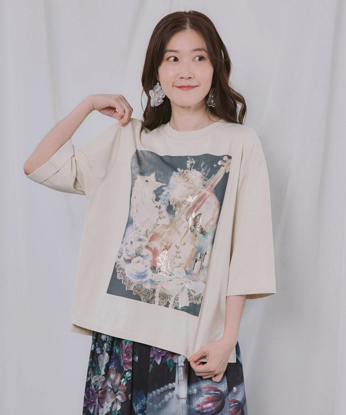 ネコと音楽のお茶会 箔プリント入りTシャツ-1