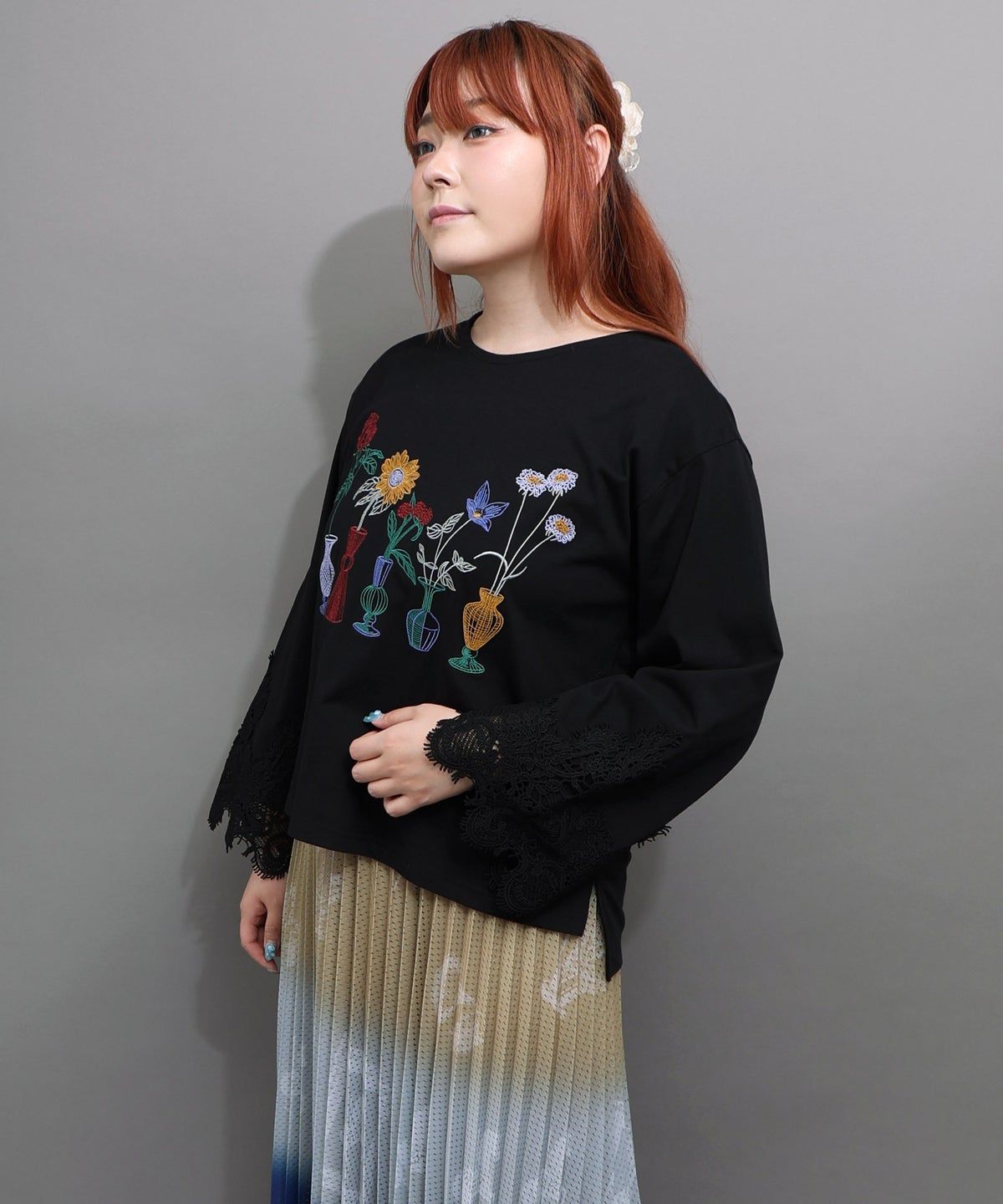 花瓶の花刺繍 袖レース付きプルオーバー-1