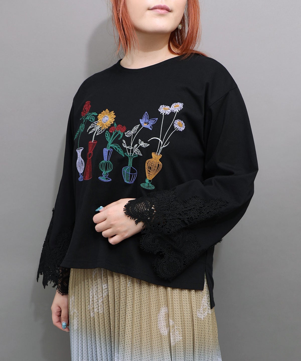 花瓶の花刺繍 袖レース付きプルオーバー-3