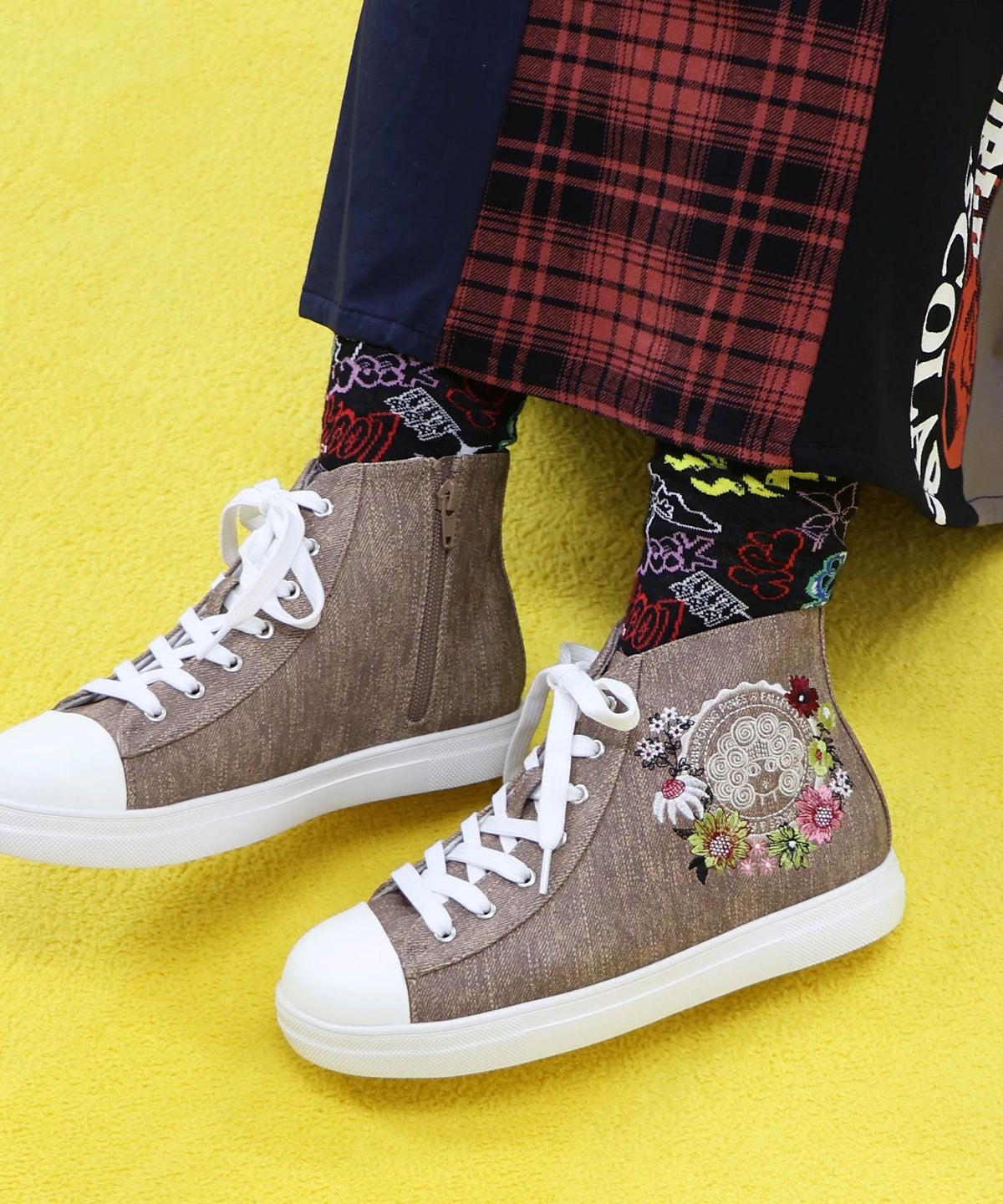 エンブレム風スカラーちゃん刺繍 ハイカットスニーカー-8
