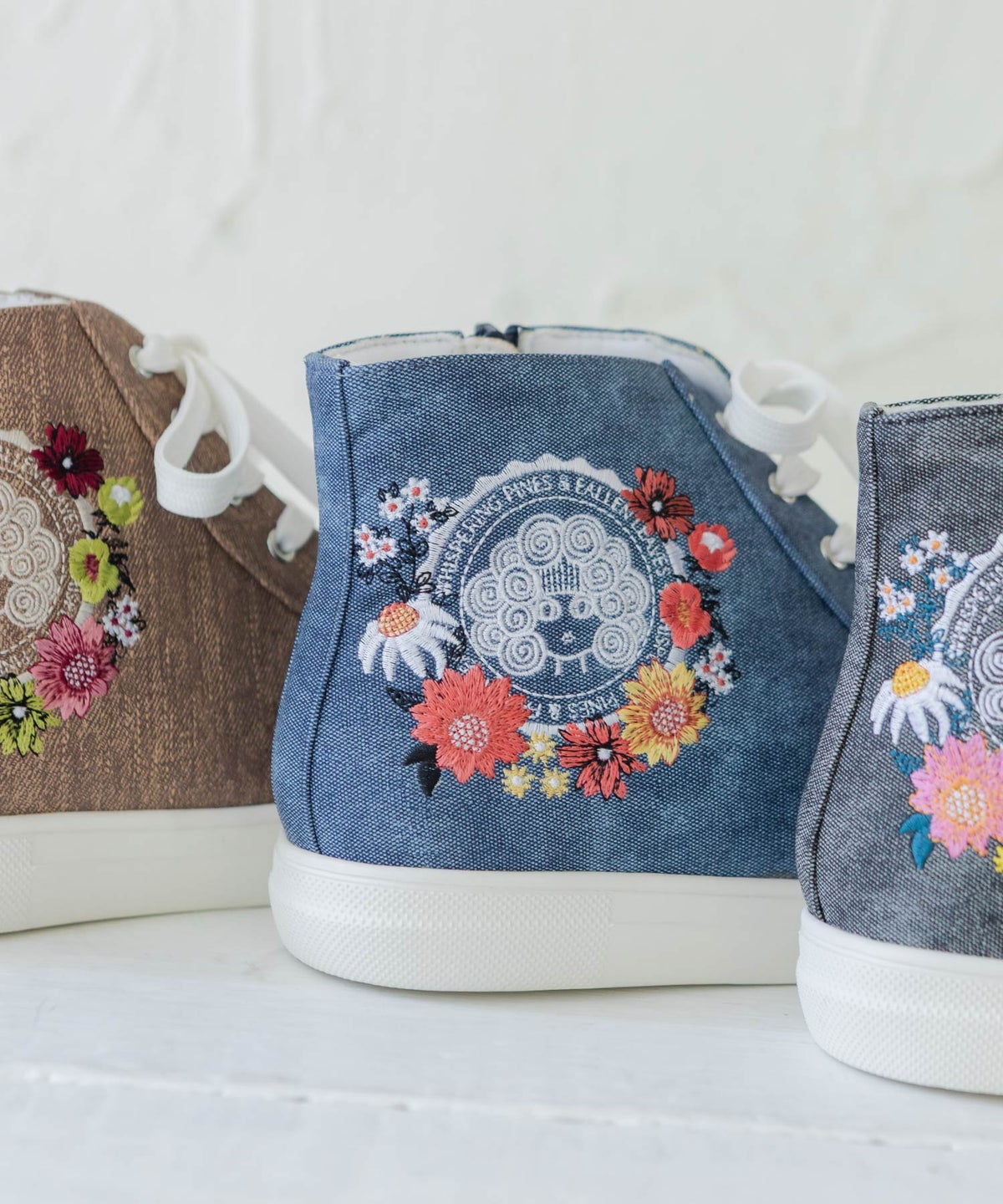 エンブレム風スカラーちゃん刺繍 ハイカットスニーカー-31