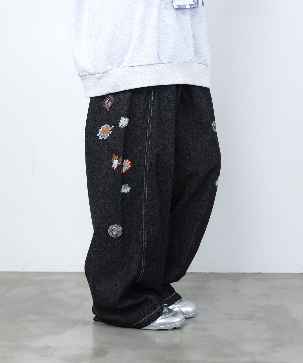 シールぺたぺた風プリント デニムパンツ-15