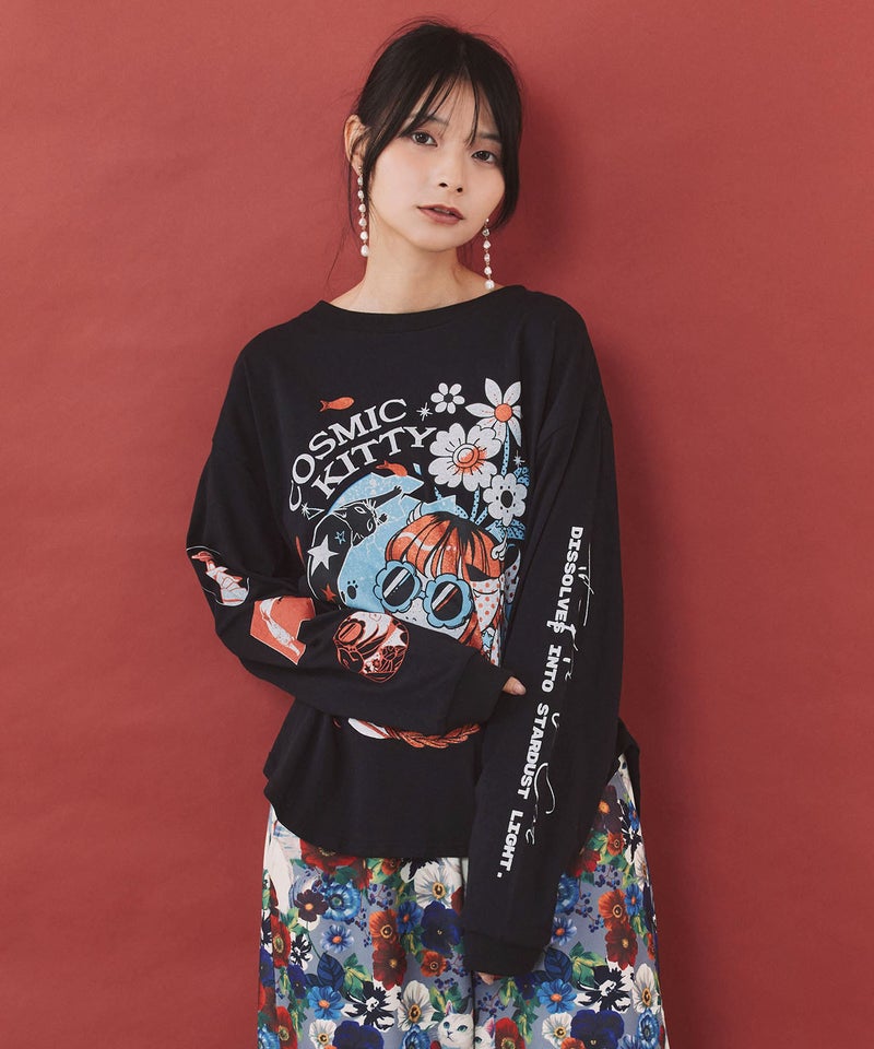 惑星ガールと宇宙ネコ柄Tシャツ-4