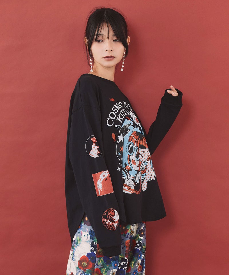 惑星ガールと宇宙ネコ柄Tシャツ-5
